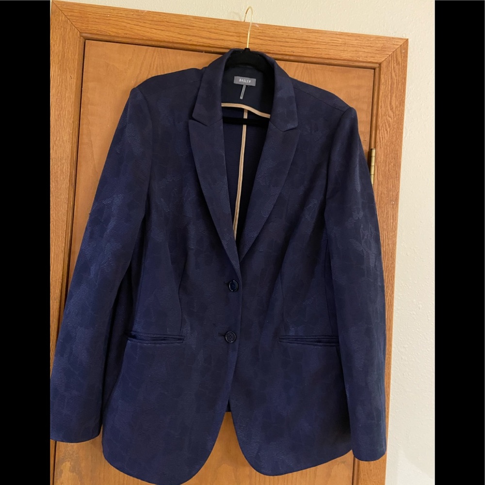 Basler stunning navy blazer - size XL